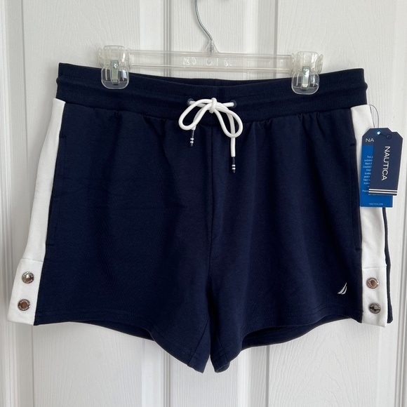 🎀Navy Blue & White Shorts - NWT - Size M🎀 - Picture 3 of 10
